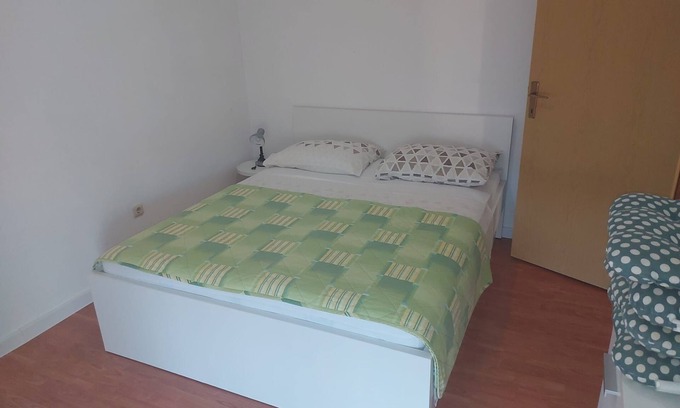 Istok Appartement | One bedroom apartment with balcony Makarska (A-20727-d)
