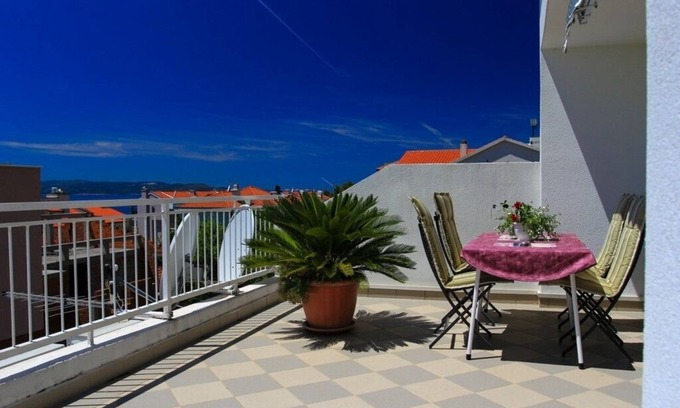 Ratac Appartement | Appartement d'une chambre avec la terrasse et la vue sur le mer Makarska (A-15200-c)