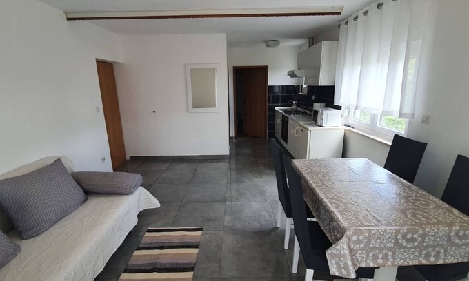 Ljubac Appartement | Appartement d'une chambre avec le balcon et la vue sur le mer Ljubac, Zadar (A-6141-b)