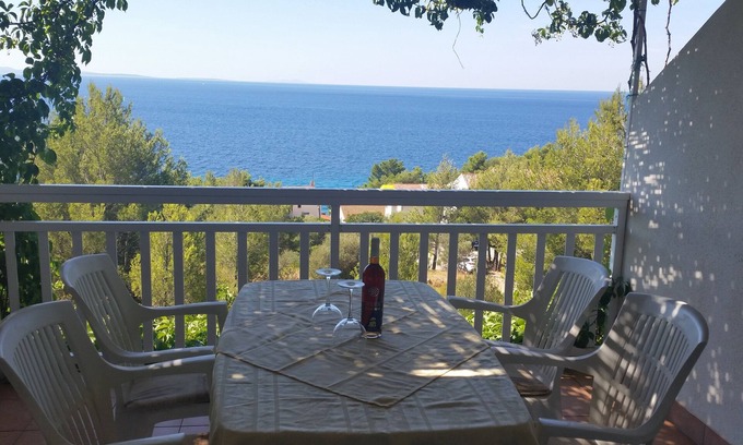 Island Hvar Appartement | Appartement d'une chambre avec le balcon et la vue sur le mer Ivan Dolac, Hvar (A-12644-b)