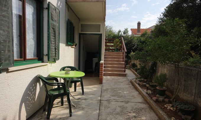 Municipality of Kali Appartement | Appartement d'une chambre avec la terrasse Baie Mala Lamjana, Ugljan (A-827-c)