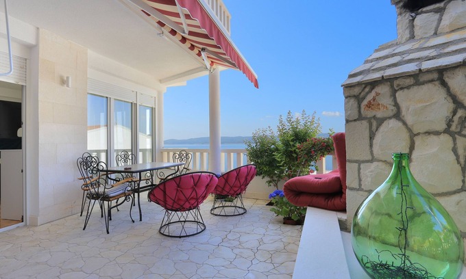 Lokva Rogoznica Appartement | Appartement d'une chambre avec la terrasse et la vue sur le mer Lokva Rogoznica, Omis (A-13226-a)
