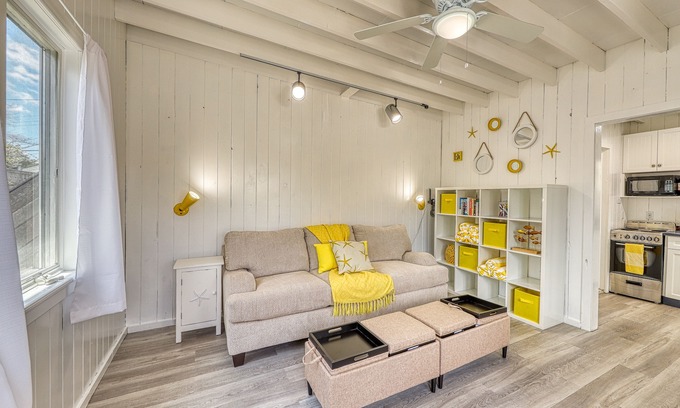 Ocean Bay Park Copropriété | Appartement acceptant les chiens avec terrasse privée - au cœur d'Ocean Bay Park!