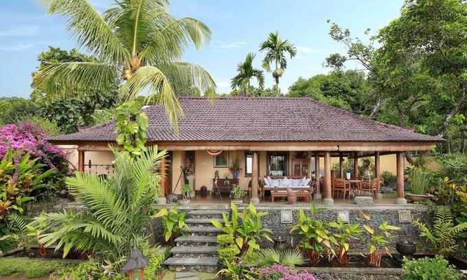 Kayu Putih Villa | Maison d'hôtes 1 chambre à Lovina avec vue sur la mer