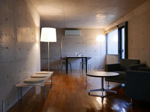 Ikoma Appartement | One Floor Designed by Architect Tadao Ando