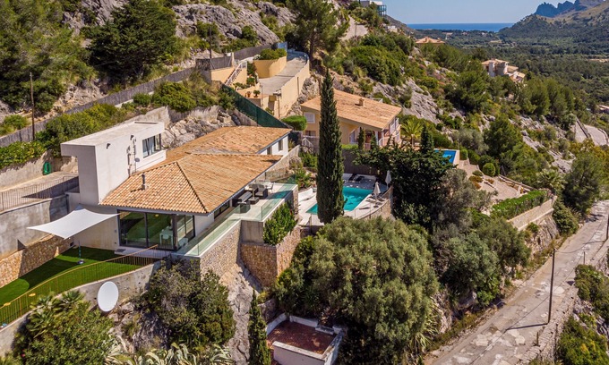 Urbanitzacio la Font Villa | Villa familiale de plain-pied de 3 chambres offrant une vue spectaculaire sur la région de Pollensa et au-delà.