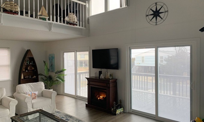 Broadkill Beach Maison | One minute walk to the beach! Family friendly. Beautiful sunrise/sunset views!