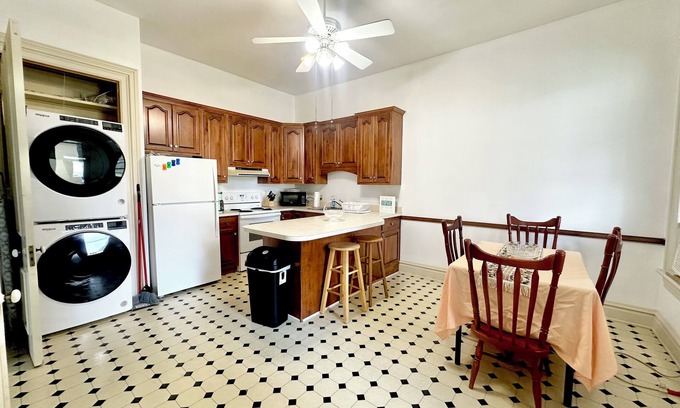 Danville Appartement | One-Of-A-Kind 2-bedroom apartment with AC, WiFi in lovely Danville