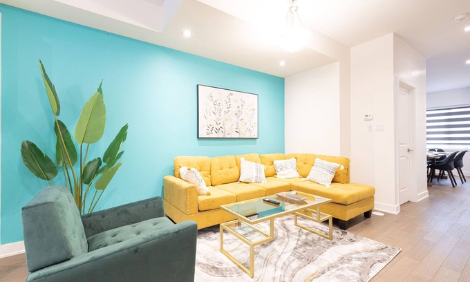 Downsview Maison | ONE Of A KIND HOME 4,000 S.Q. FT/4 BDRM & 3.5 BATH