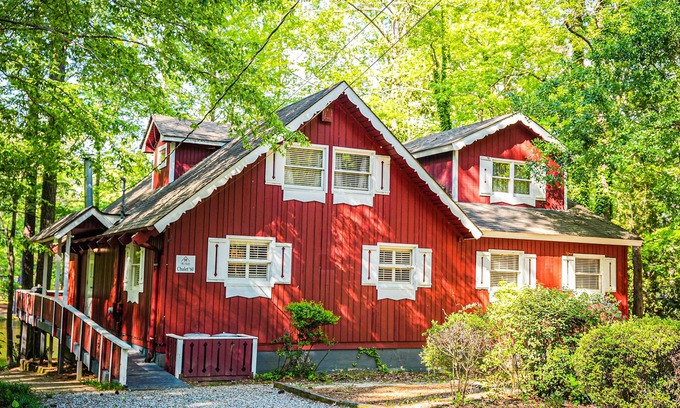 Pine Mountain Chalet De Ski | One of a kind our Mini Lodge Chalet directly across from our pool!