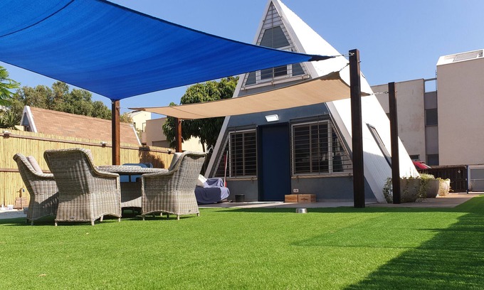 Hof HaCarmel Maison | Un genre de maison de plage triangle-moins d'une minute à pied d'une plage secrète!
