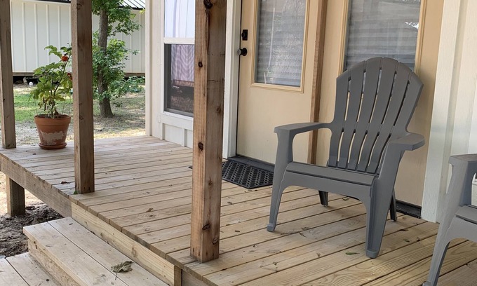 Ben Wheeler Maison | One of five modern bungalows- 1st Monday Trade Days, Music Festivals, East Texas
