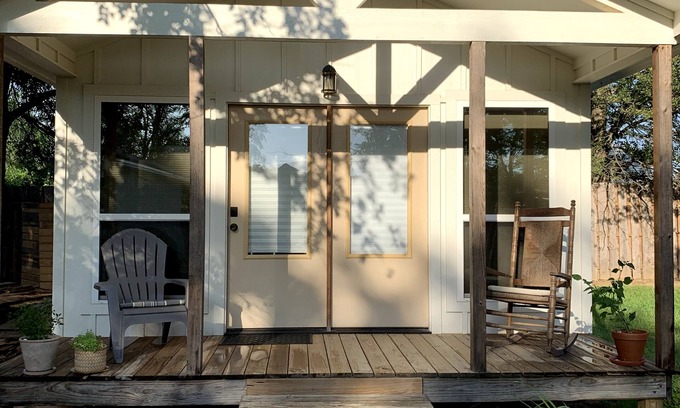 Ben Wheeler Maison | One of five modern bungalows~1st Monday Trade Days, Music, Festivals, East Texas