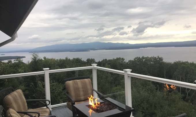 Gilford Maison | Une des meilleures vues sur le lac Winnipesaukee, les montagnes, les levers et l'observation des étoiles