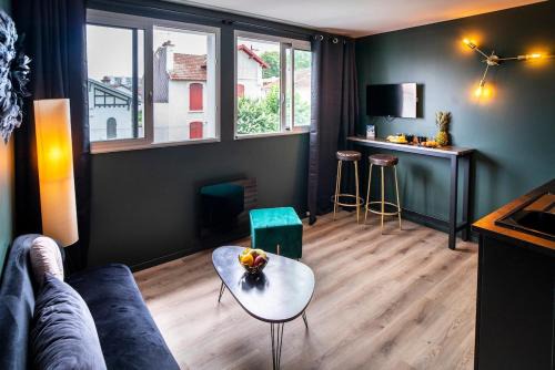 Dufau-Tourasse Appartement | ONLOC - Le Romantique appart proche centre ville - Parking