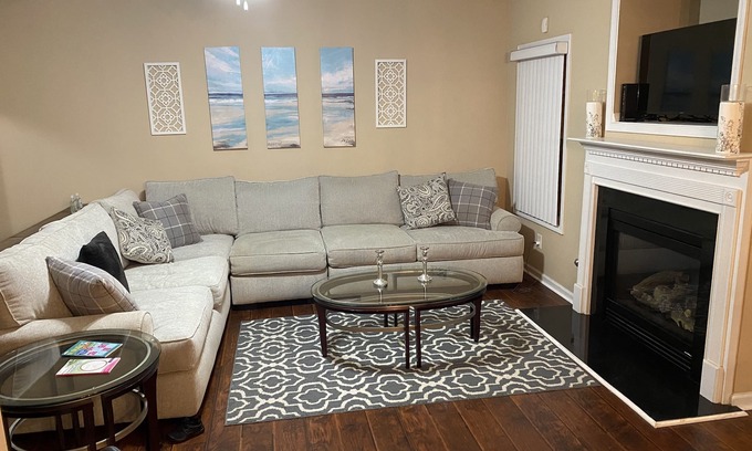 Lithonia Maison | Only 2 miles from shopping, banking, food, entertainment,15 to downtown Atlanta