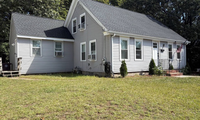 Weymouth Appartement | Only 20 minutes from boston/Guesthouse right off the exit , close to everything
