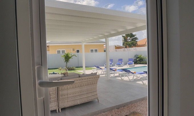 Esmeralda Villa | your private villa, minutes away from the beach