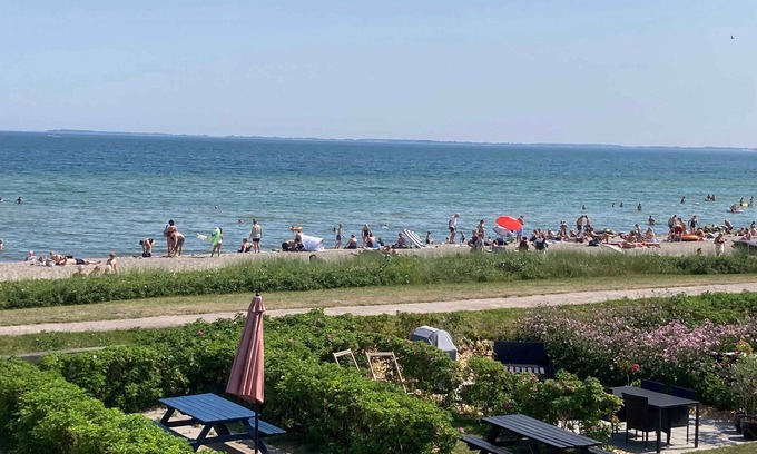 Hasmark Strand Maison | Seulement 50 mètres de la plage. Profitez d'être réveillé par de douces vagues.