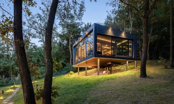 Szentendrei Cabine | Only You. See and hear the closeness of nature in this unique accommodation.