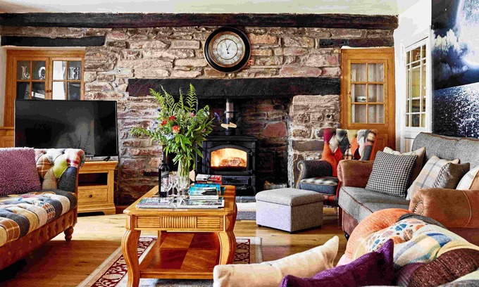 Trecastle Autre | Onnen Fawr Farmhouse