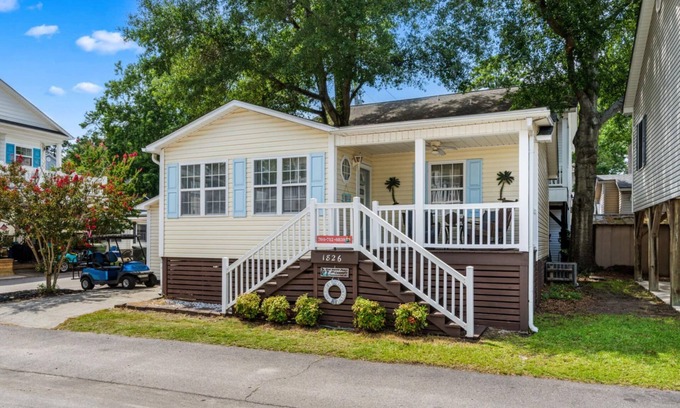 Surfside Beach Maison | Open + Airy home w/Golf Cart, in Ocean Lakes