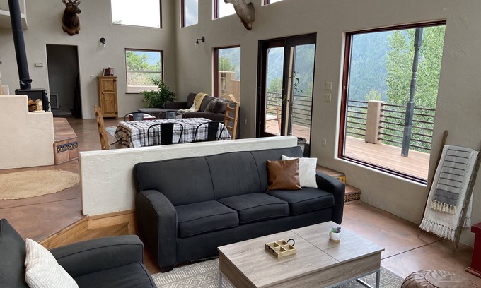 Carbondale Maison | Retraite en marbre simple en face de Raspberry Ridge