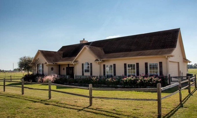 Pine Island Maison | Détendez-vous et détendez-vous, à seulement une heure de route de Houston!
