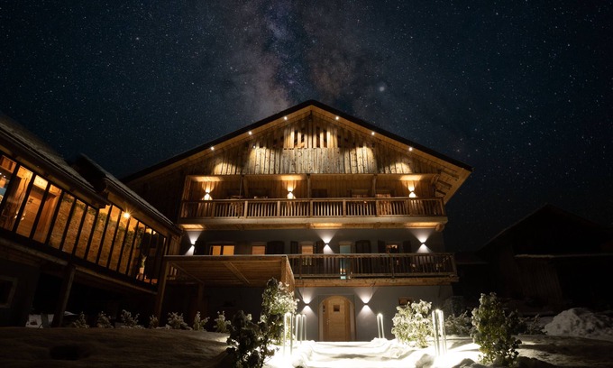 Le Petit-Bornand-les-Glieres Lit Et Petit-Déjeuner | Open Living Hôtel & Spa - Chalet Avec Jacuzzi, Sauna, Hammam, Billard