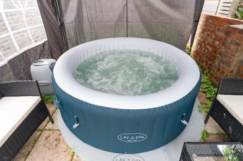 Southsea Appartement | Open Mind Property - Hot Tub,14 Guests & Free Parking