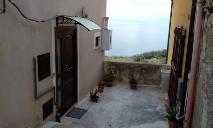 Trabia Appartement | Open Space Marianne sea view - 5 min from the castle