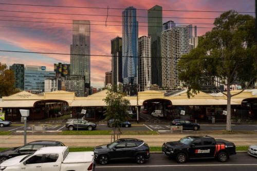 Melbourne Central Business District Maison | Opp Vic Markets, Trams at doorstep by Custom Bnb Hosting