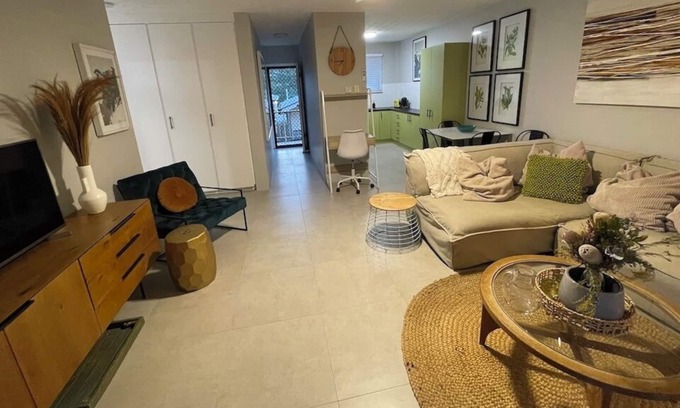Newmarket Appartement | Opposite Sedgley Park 2 bedroom spacious apartment with 2 Queen size beds