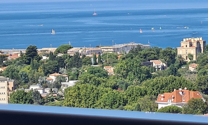 Le Rouet Copropriété | face au Vélodrome, Incroyable vue mer et notre Dame de la Garde