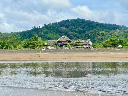 Bahia Solano Cabine | Orígenes Eco Refugio
