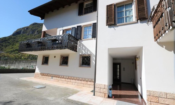 Pilcante Appartement | ORANGE HOME