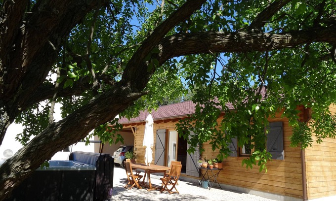 Orange Cottage | ORANGE en campagne cottage cosy dans propriété, SPA piscine clim wifi parking