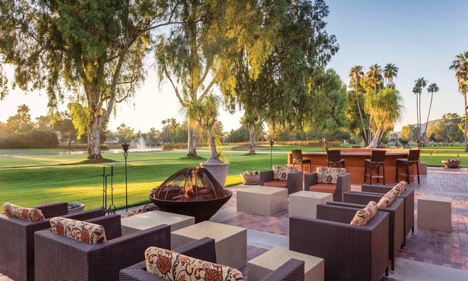 Paradise Valley Village Hôtel | Orange Tree Resort