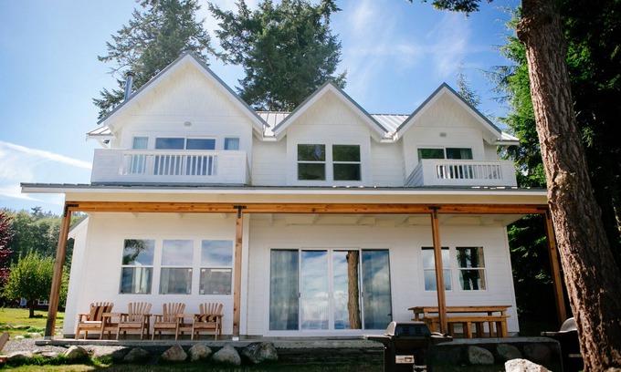 Olga Maison | Orcas Island, Peapod Cottages with Barn #290B