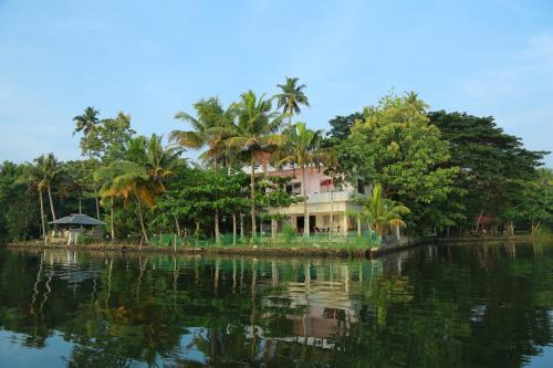 Andhakaranazhy Maison | Orchid Lake View Homestay