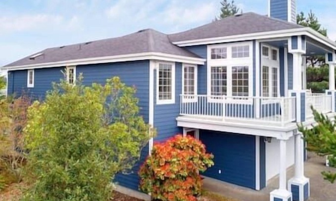 Warrenton Maison | Oregon Coast Gem: Beach, Lake & Family Friendly