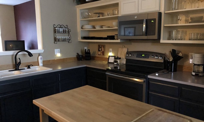 Hillsboro Maison | Orenco Townhouse - Near Intel and Nike