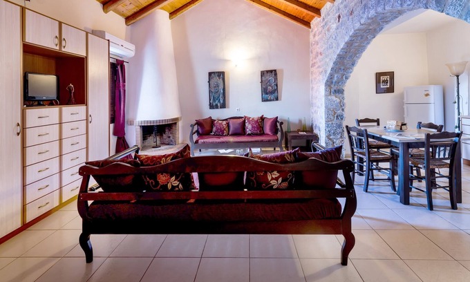 Itilo Appartement | Orestis - stone built traditional apartment