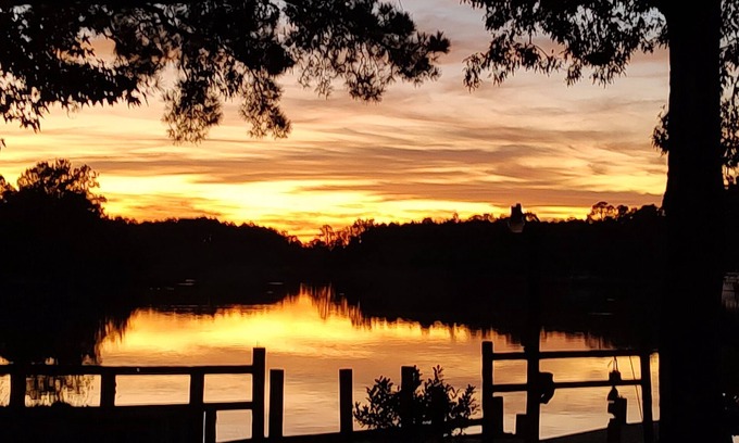 Oriental Cottage | Oriental Waterfront Cottage on Broad Creek!
