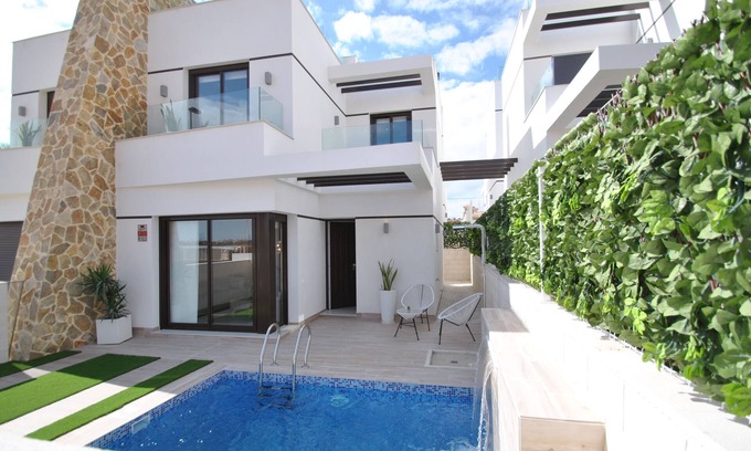 Orihuela Costa Villa | Orihuela costa villa neuve ultramoderne 2 ch, 2sdb, piscine privée, climatisée