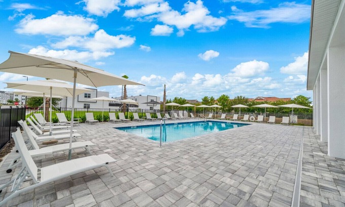 Loughman Appartement | ORL - 347 Famagusta Dr (5B)