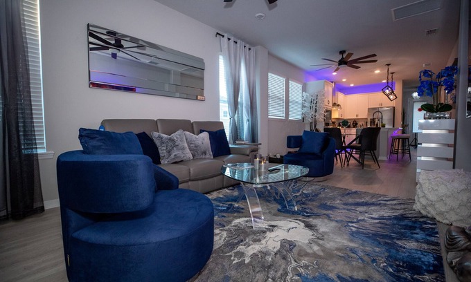 Colonialtown South Maison | ORL Modern Zen Vibe Brand new 2/2 construction in the Heart of Downtown Orlando