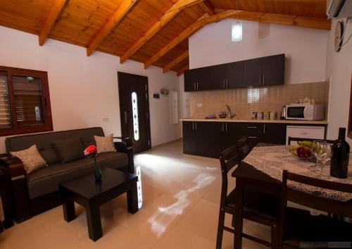 Kela Alon Chalet De Ski | Orr Halevana