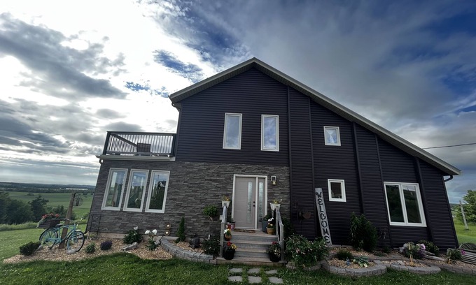 Vernon Bridge Maison | Orwell Cove Oasis - Art and Beauty meets Country Living.
