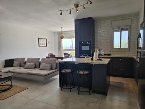 Acre Appartement | OrYam - Boutique Sea View Apt. 2BD Up to 10 Guests